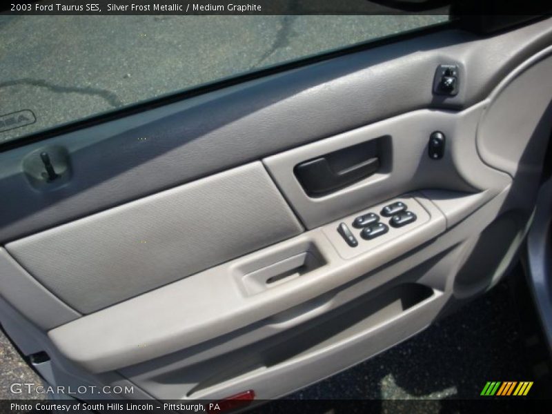 Silver Frost Metallic / Medium Graphite 2003 Ford Taurus SES