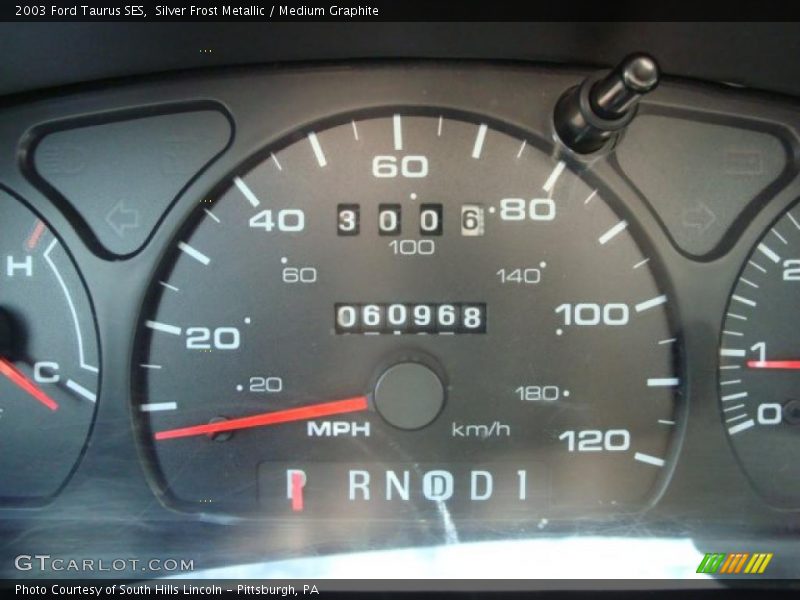 Silver Frost Metallic / Medium Graphite 2003 Ford Taurus SES