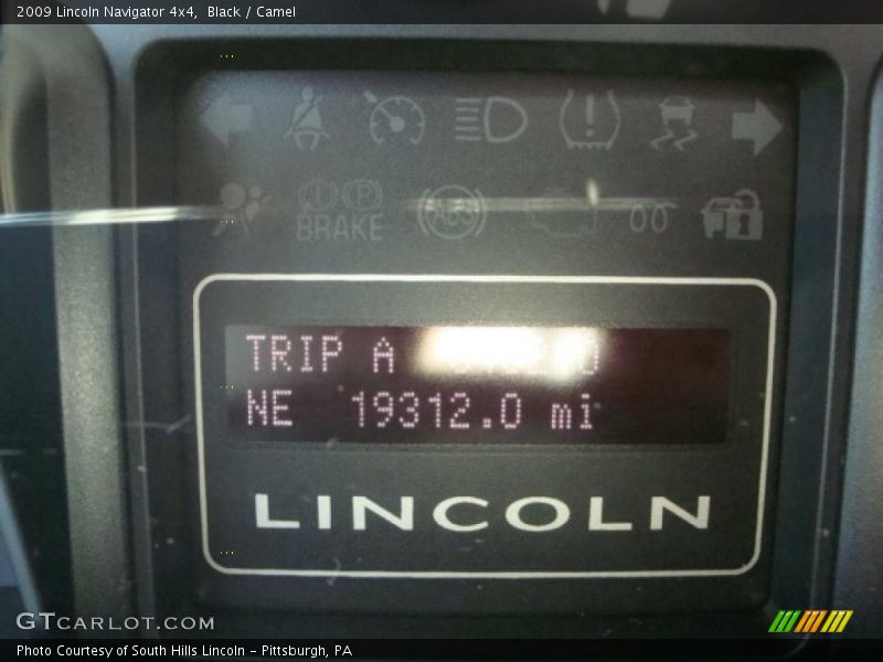 Black / Camel 2009 Lincoln Navigator 4x4