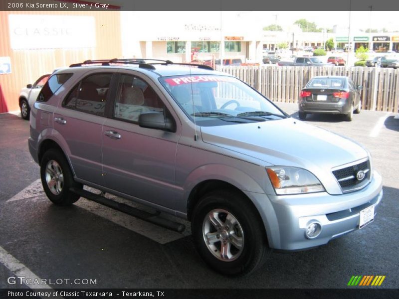 Silver / Gray 2006 Kia Sorento LX