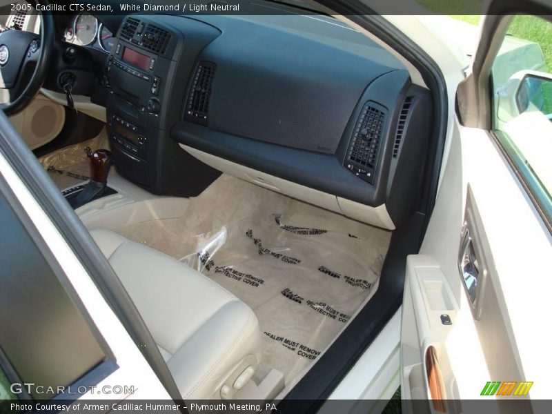 White Diamond / Light Neutral 2005 Cadillac CTS Sedan