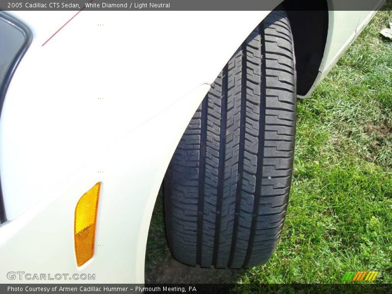 White Diamond / Light Neutral 2005 Cadillac CTS Sedan