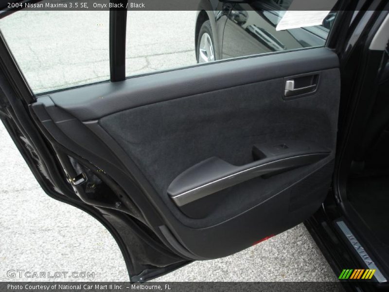 Onyx Black / Black 2004 Nissan Maxima 3.5 SE
