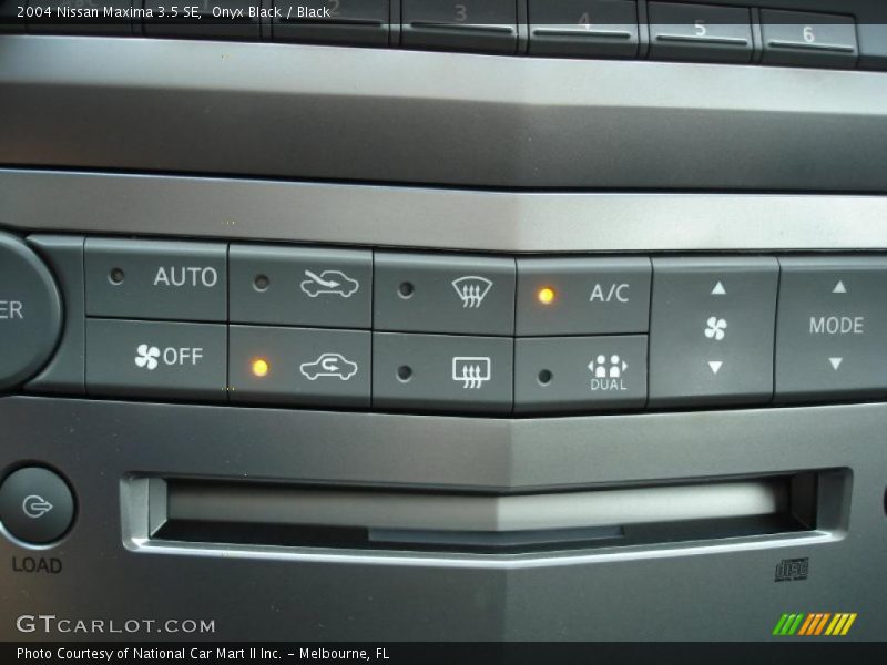 Onyx Black / Black 2004 Nissan Maxima 3.5 SE