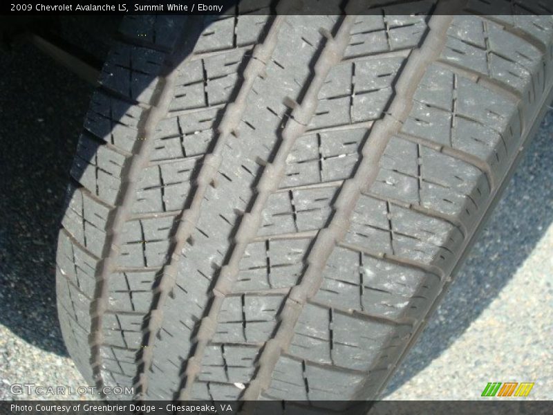 Summit White / Ebony 2009 Chevrolet Avalanche LS