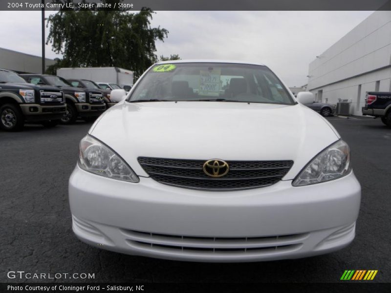 Super White / Stone 2004 Toyota Camry LE