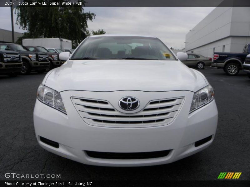 Super White / Ash 2007 Toyota Camry LE