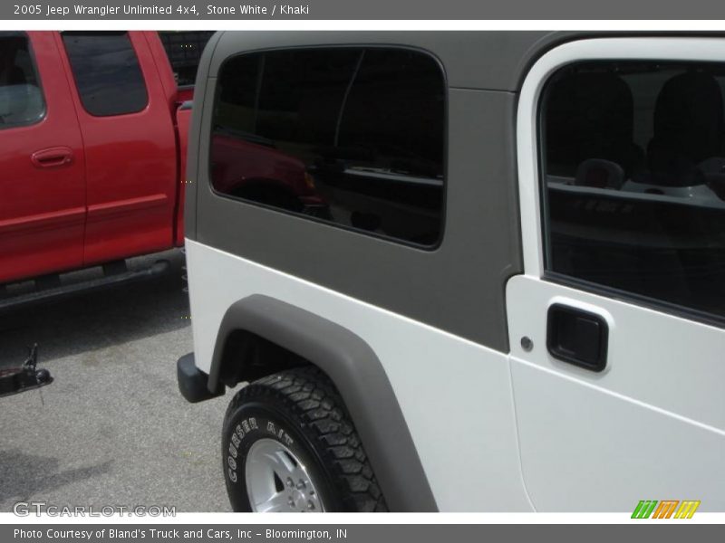 Stone White / Khaki 2005 Jeep Wrangler Unlimited 4x4
