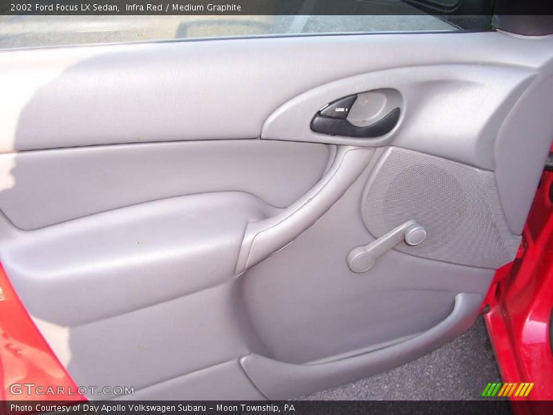 Infra Red / Medium Graphite 2002 Ford Focus LX Sedan