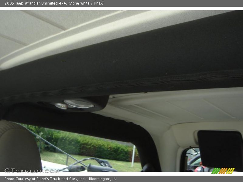 Stone White / Khaki 2005 Jeep Wrangler Unlimited 4x4