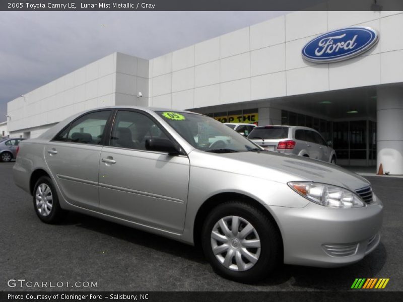 Lunar Mist Metallic / Gray 2005 Toyota Camry LE