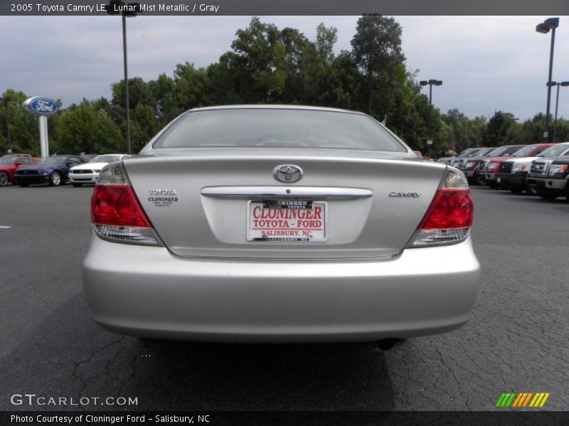 Lunar Mist Metallic / Gray 2005 Toyota Camry LE