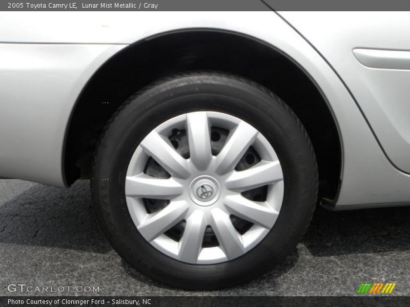 Lunar Mist Metallic / Gray 2005 Toyota Camry LE