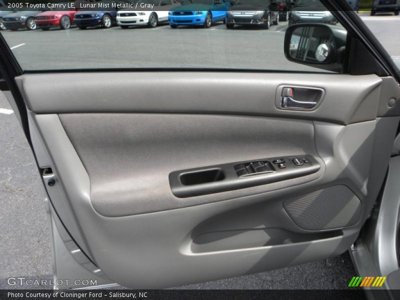 Lunar Mist Metallic / Gray 2005 Toyota Camry LE