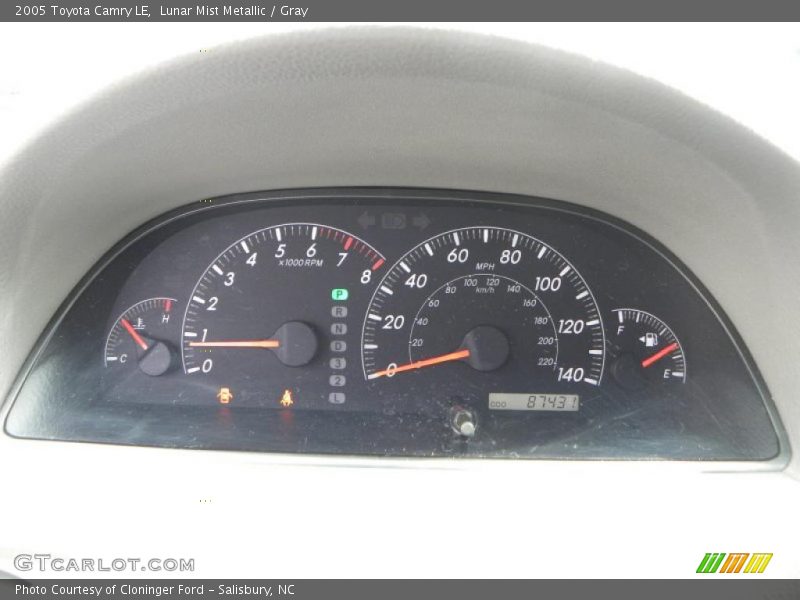 Lunar Mist Metallic / Gray 2005 Toyota Camry LE