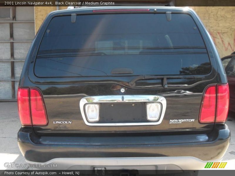 Black Clearcoat / Medium Graphite 2001 Lincoln Navigator 4x4