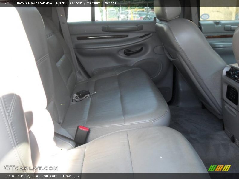 Black Clearcoat / Medium Graphite 2001 Lincoln Navigator 4x4