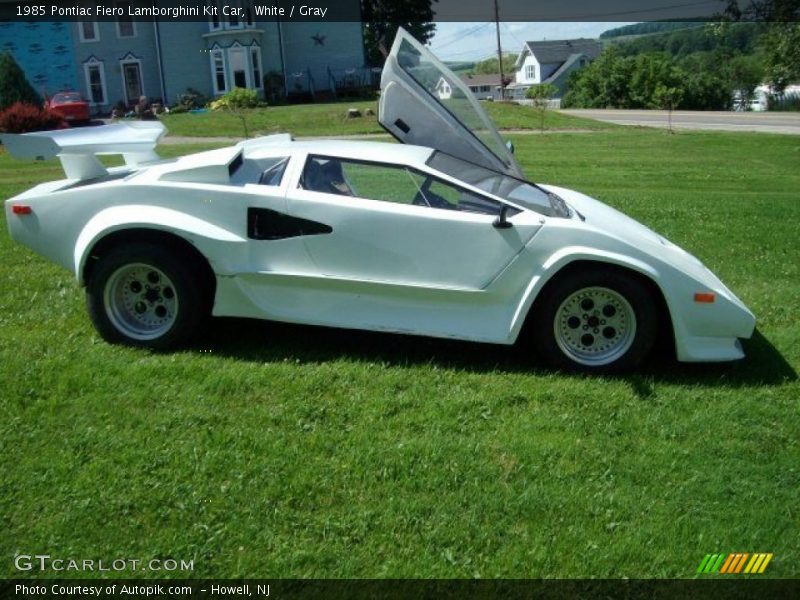 White / Gray 1985 Pontiac Fiero Lamborghini Kit Car