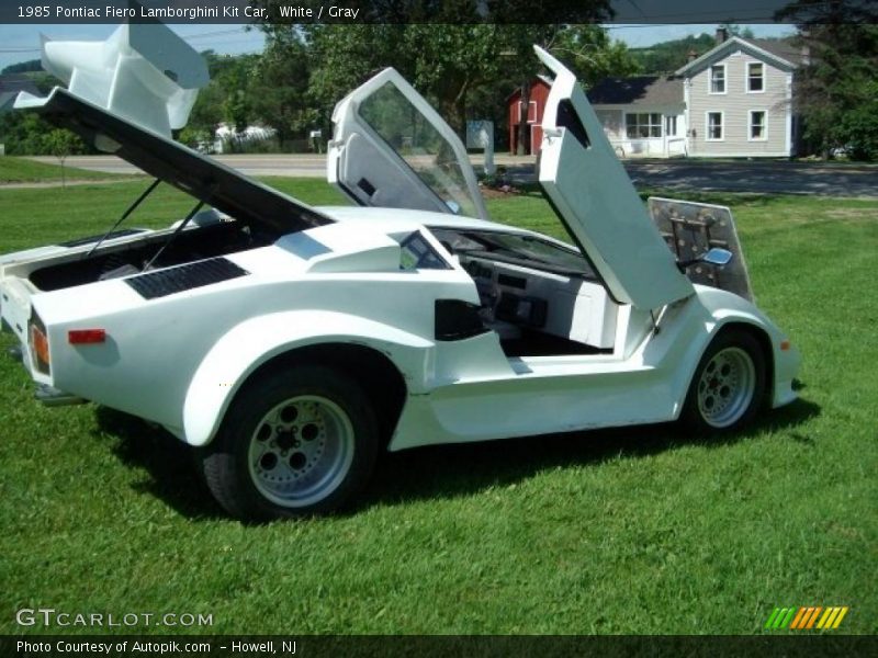 White / Gray 1985 Pontiac Fiero Lamborghini Kit Car
