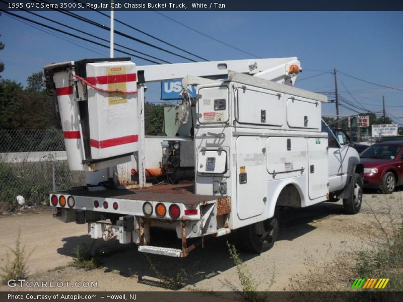 White / Tan 1995 GMC Sierra 3500 SL Regular Cab Chassis Bucket Truck