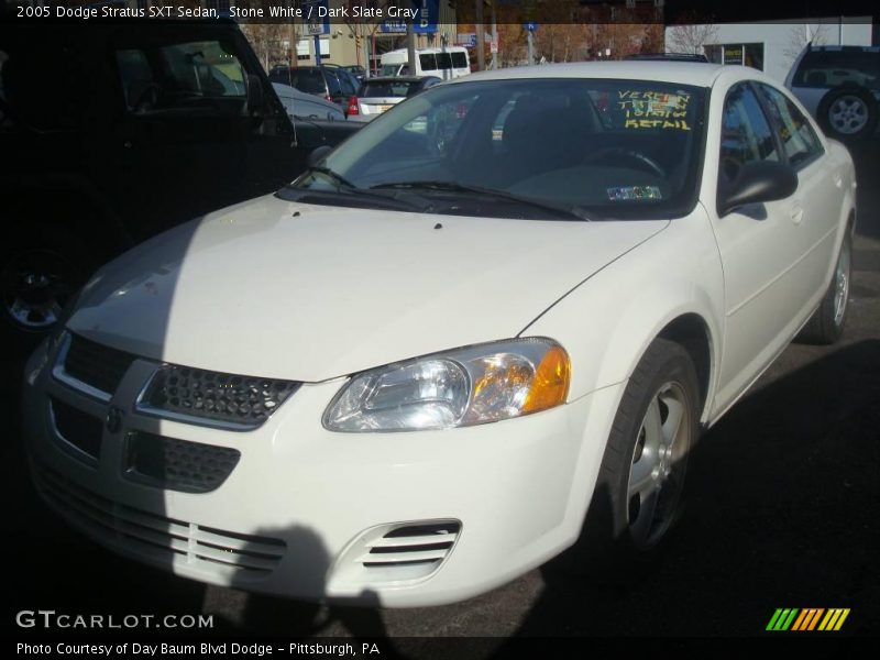 Stone White / Dark Slate Gray 2005 Dodge Stratus SXT Sedan