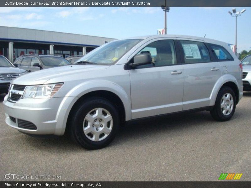 Bright Silver Metallic / Dark Slate Gray/Light Graystone 2009 Dodge Journey SE