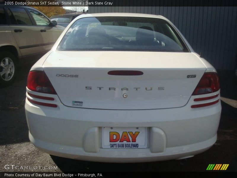 Stone White / Dark Slate Gray 2005 Dodge Stratus SXT Sedan