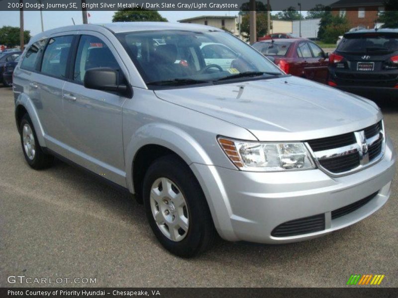 Bright Silver Metallic / Dark Slate Gray/Light Graystone 2009 Dodge Journey SE