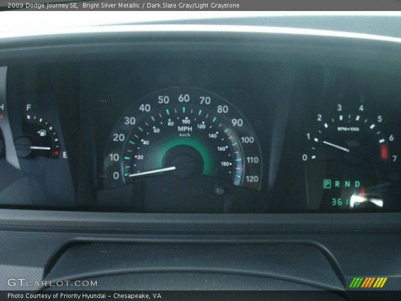 Bright Silver Metallic / Dark Slate Gray/Light Graystone 2009 Dodge Journey SE