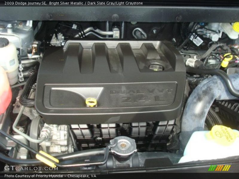 Bright Silver Metallic / Dark Slate Gray/Light Graystone 2009 Dodge Journey SE