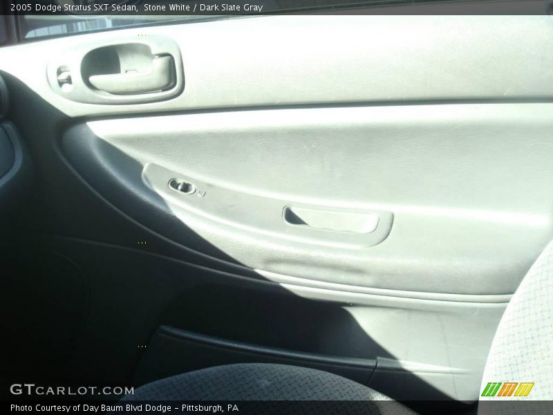 Stone White / Dark Slate Gray 2005 Dodge Stratus SXT Sedan