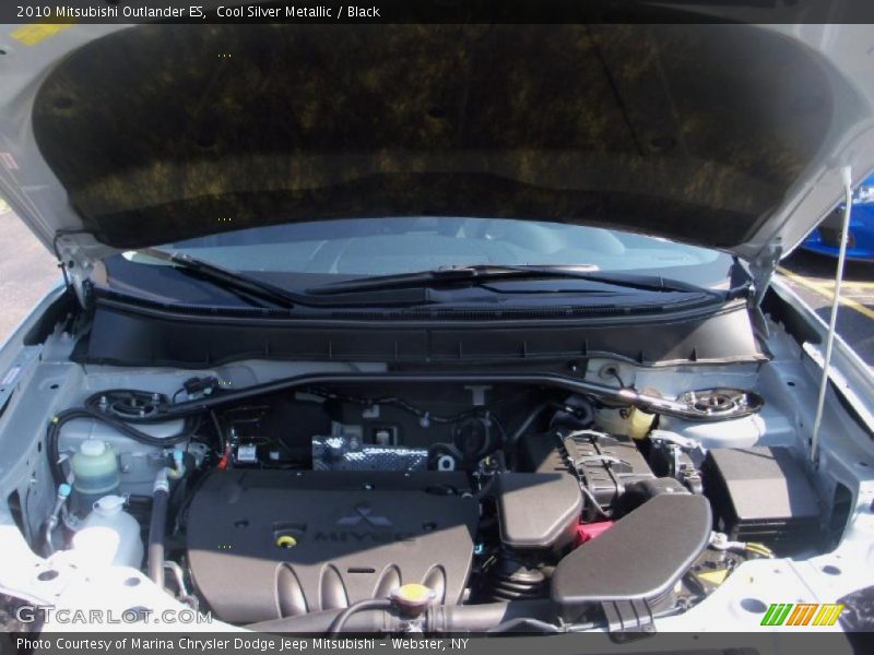 Cool Silver Metallic / Black 2010 Mitsubishi Outlander ES