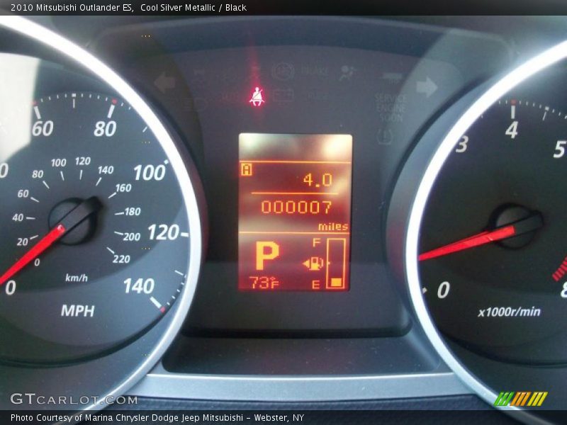 Cool Silver Metallic / Black 2010 Mitsubishi Outlander ES