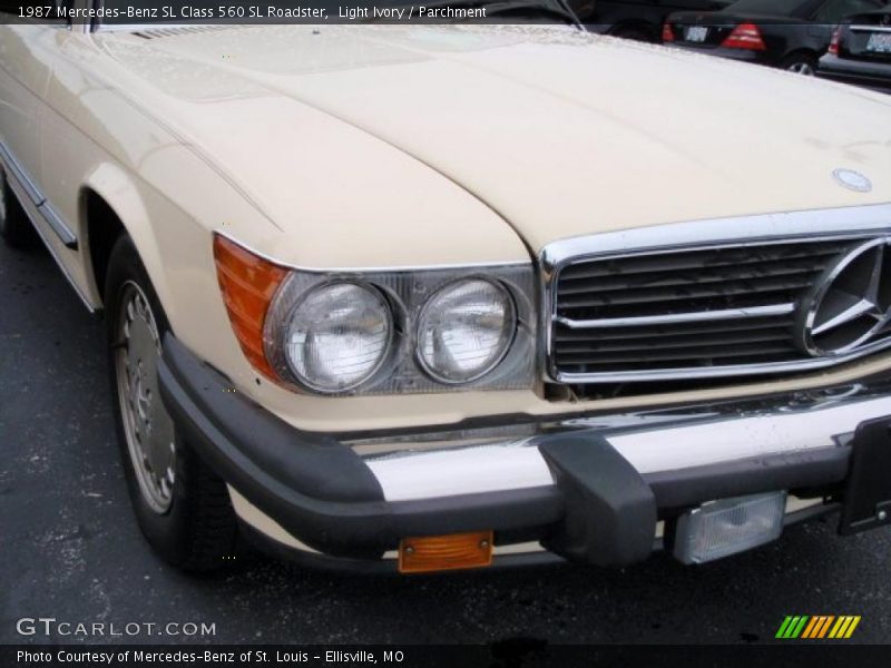 Light Ivory / Parchment 1987 Mercedes-Benz SL Class 560 SL Roadster