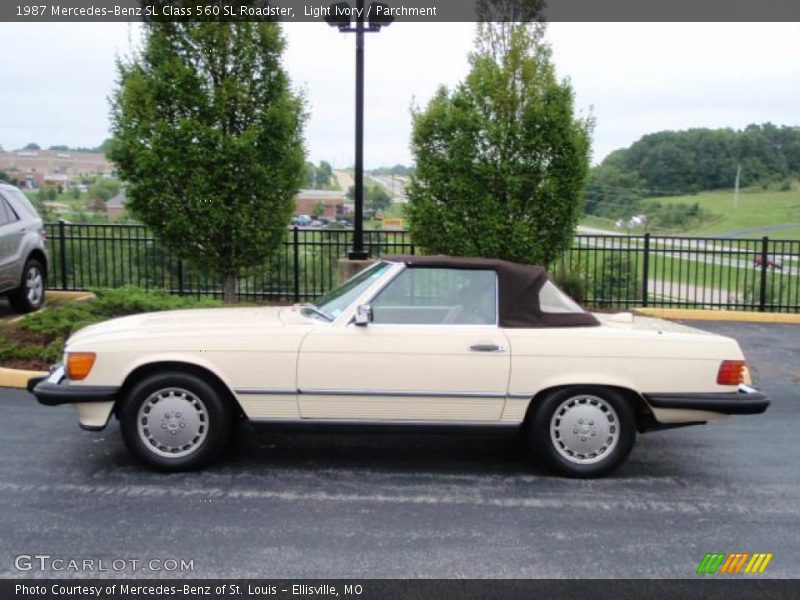Light Ivory / Parchment 1987 Mercedes-Benz SL Class 560 SL Roadster