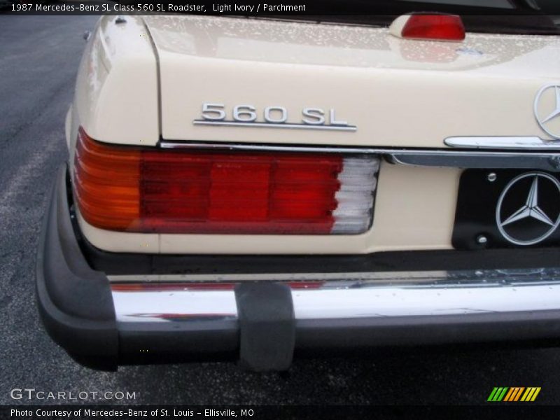 Light Ivory / Parchment 1987 Mercedes-Benz SL Class 560 SL Roadster