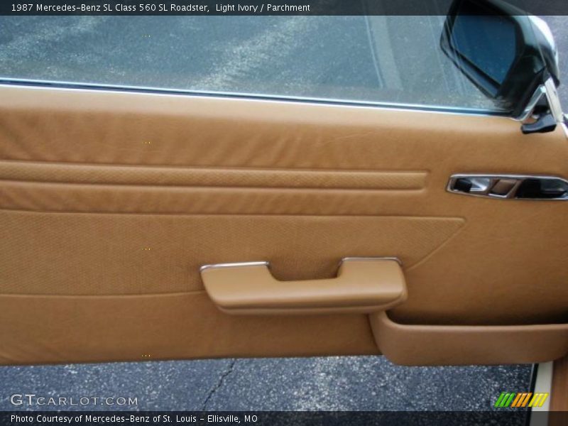Light Ivory / Parchment 1987 Mercedes-Benz SL Class 560 SL Roadster