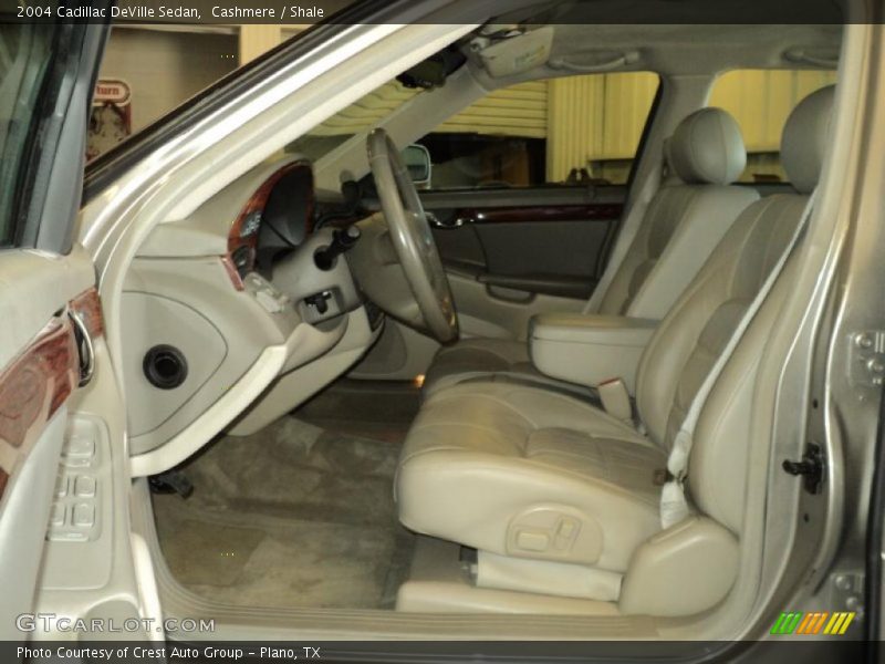 Cashmere / Shale 2004 Cadillac DeVille Sedan