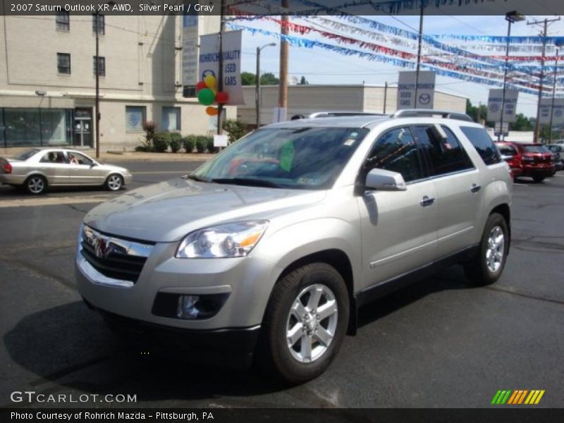 Silver Pearl / Gray 2007 Saturn Outlook XR AWD