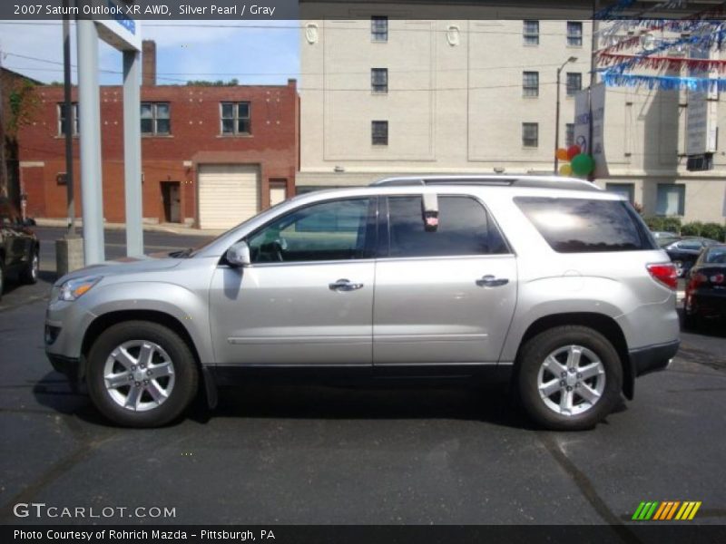Silver Pearl / Gray 2007 Saturn Outlook XR AWD