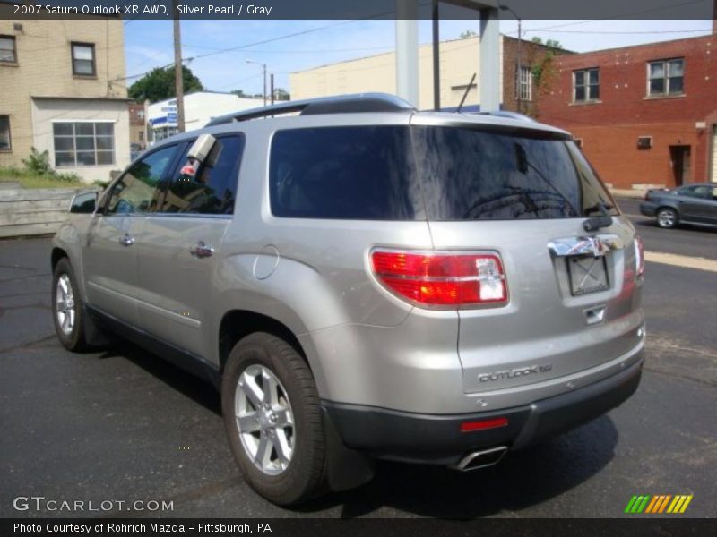 Silver Pearl / Gray 2007 Saturn Outlook XR AWD