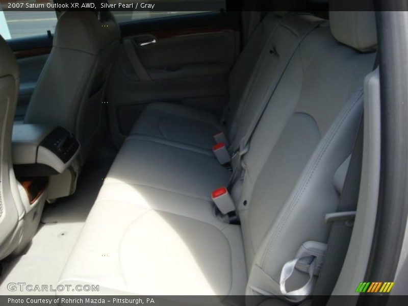 Silver Pearl / Gray 2007 Saturn Outlook XR AWD