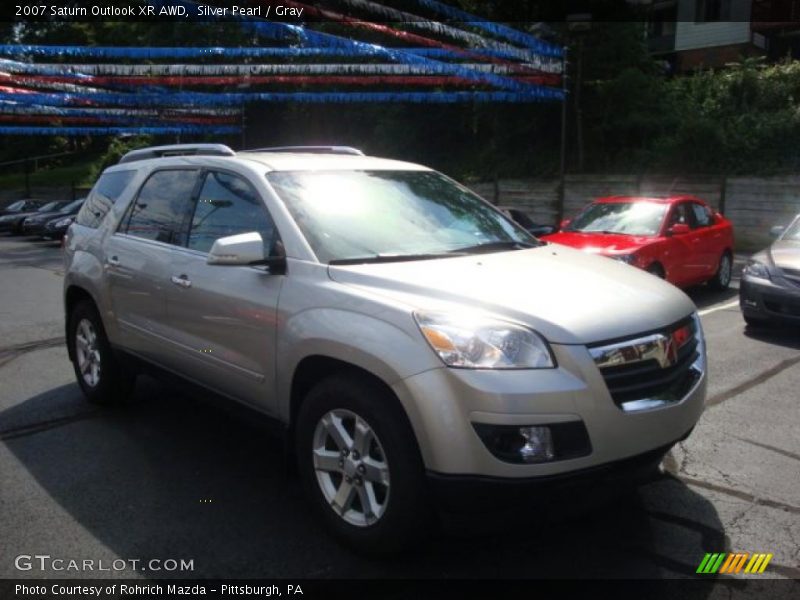 Silver Pearl / Gray 2007 Saturn Outlook XR AWD