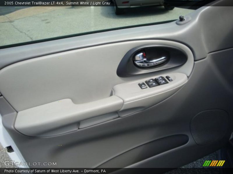Summit White / Light Gray 2005 Chevrolet TrailBlazer LT 4x4