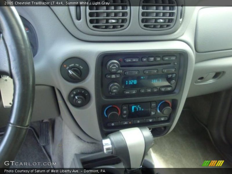 Summit White / Light Gray 2005 Chevrolet TrailBlazer LT 4x4
