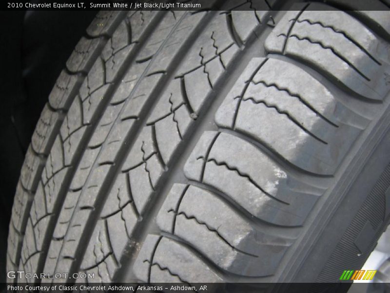 Summit White / Jet Black/Light Titanium 2010 Chevrolet Equinox LT