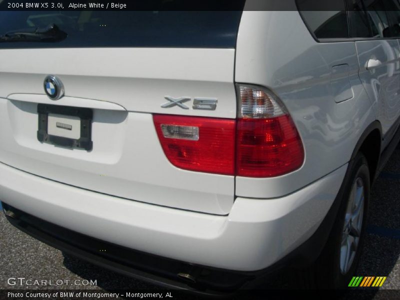 Alpine White / Beige 2004 BMW X5 3.0i