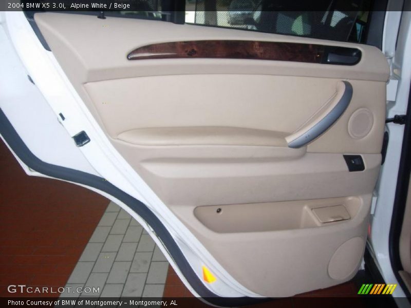 Alpine White / Beige 2004 BMW X5 3.0i