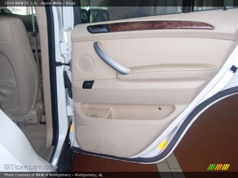 Alpine White / Beige 2004 BMW X5 3.0i