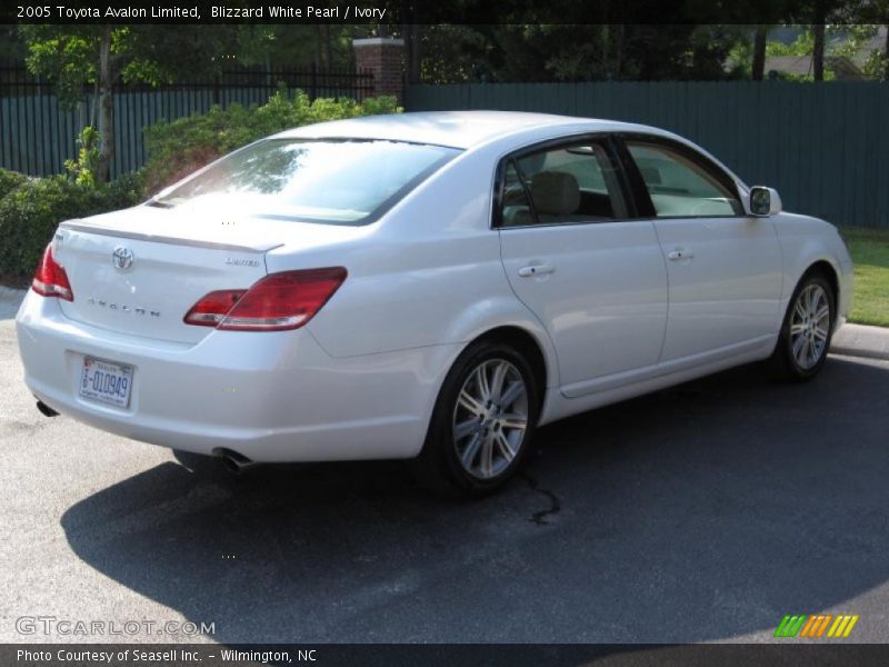 Blizzard White Pearl / Ivory 2005 Toyota Avalon Limited